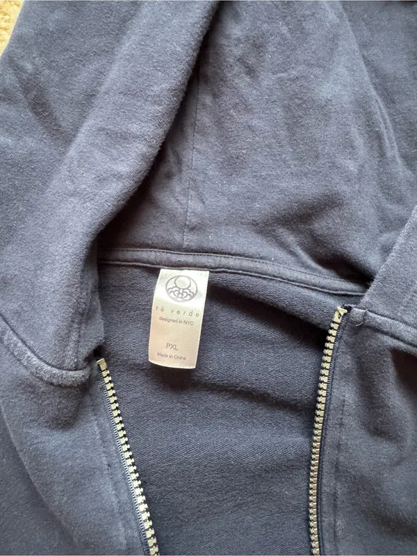 Navy Zip Up Size XL - Image 3