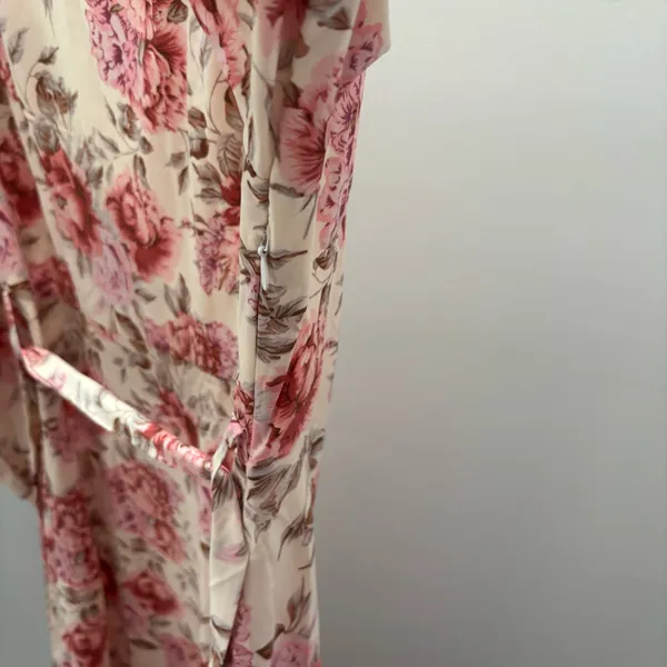 SHEIN Cream & Pink Floral Surplice 3/4 Sleeve Maxi Dress with Belt - Image 8