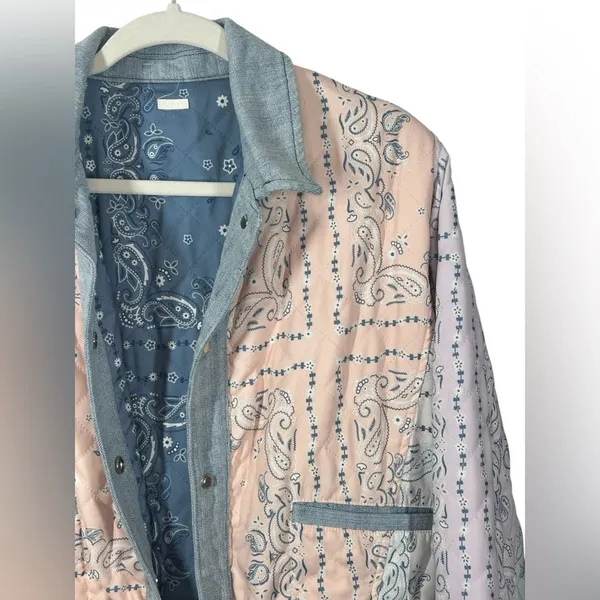 BLANK NYC Reversible Quilted Denim Jacket Large Blue Floral Snap Front Coat - Image 11