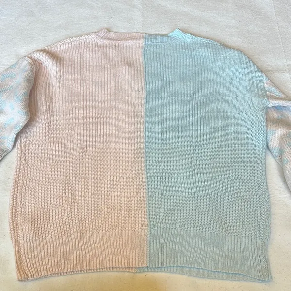 New Colorblock Baby Blue & Pink Sweater with Animal Print Sleeves Oversized S - Image 7