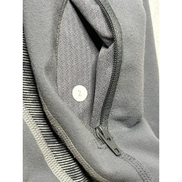 Lululemon Define Jacket Grey Full Zip Thumbholes Size 2 - Image 5