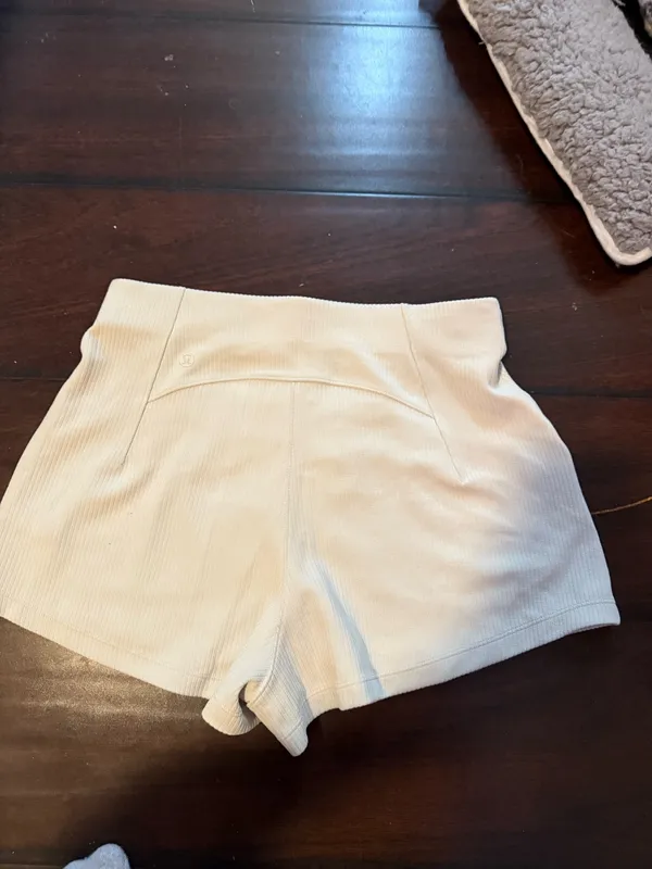 Lululemon Ribbed Softstream Shorts 2" - Image 7