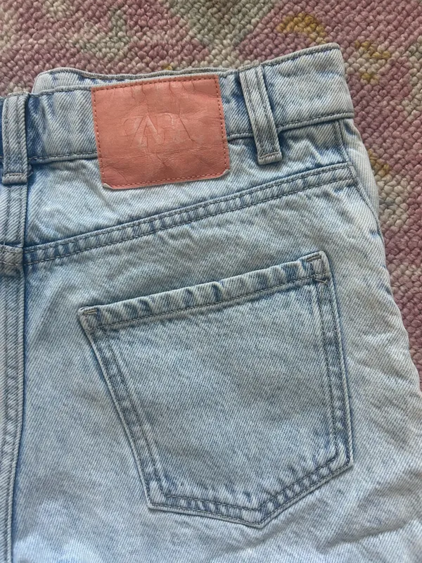 ZARA Jean Shorts High-Waisted - Image 4