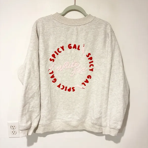 White Fox Boutique Spicy‎ Gal Crewneck Sweatshirt Women Size S/M Heather Gray - Image 6