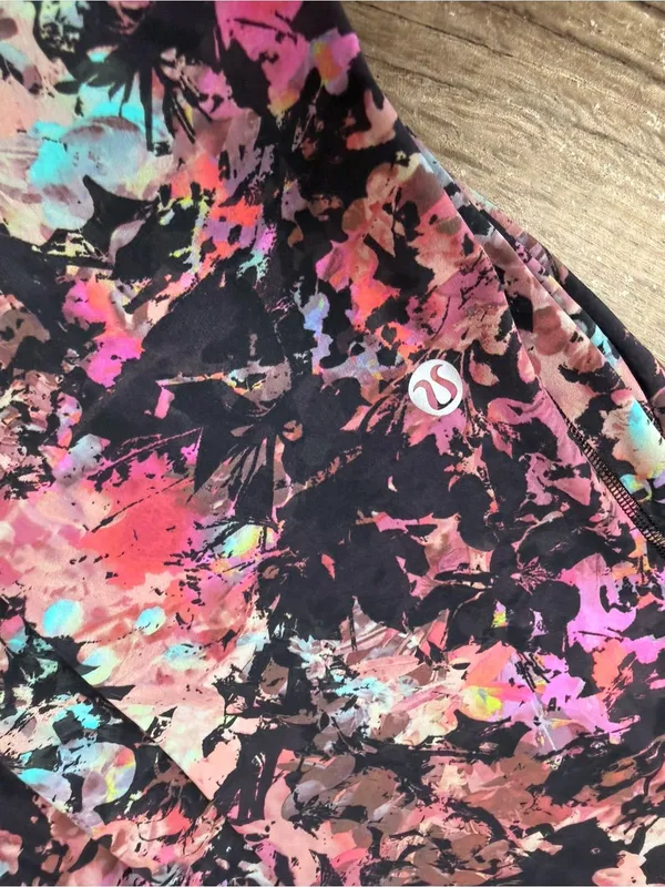 Lululemon Base Pace High-Rise Crop‎ 23" Stencil Blossom Red size 12 - Image 7