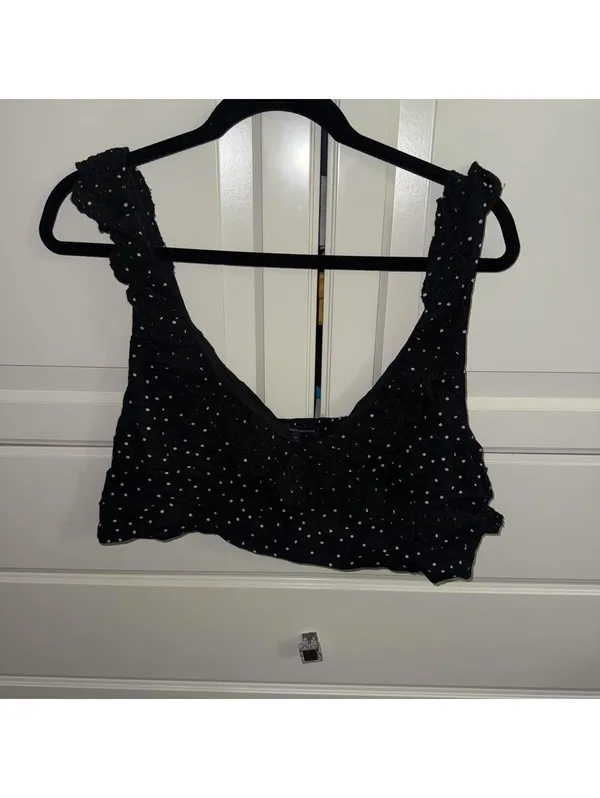 American Eagle XS Crop Top Black White Polka Dot Eyelet Scalloped Ruffle V-Neck - Image 3