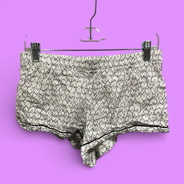Cute soft cotton blend Victoria’s Secret black white heart shorts pajamas lounge - Image 3