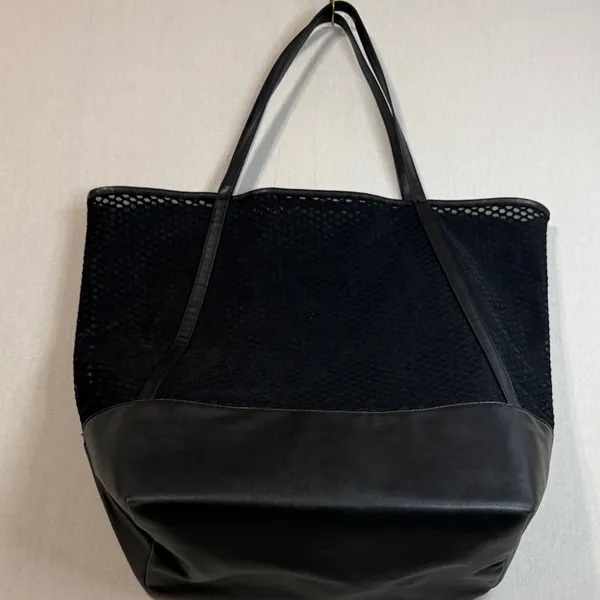 Victoria's Secret Black and Pink Mesh Tote - Image 5