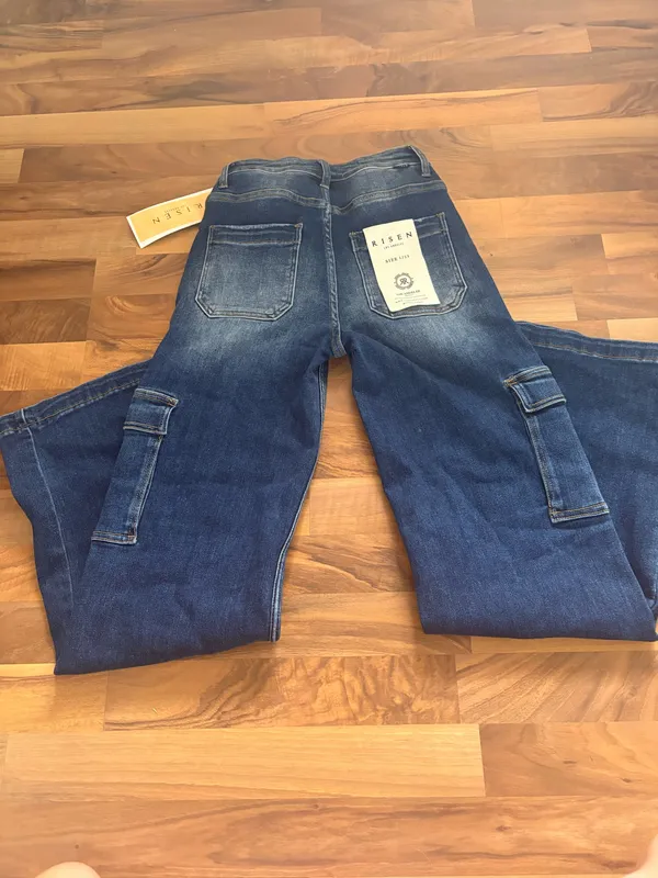 Risen jeans dark high rise cargos - Image 5