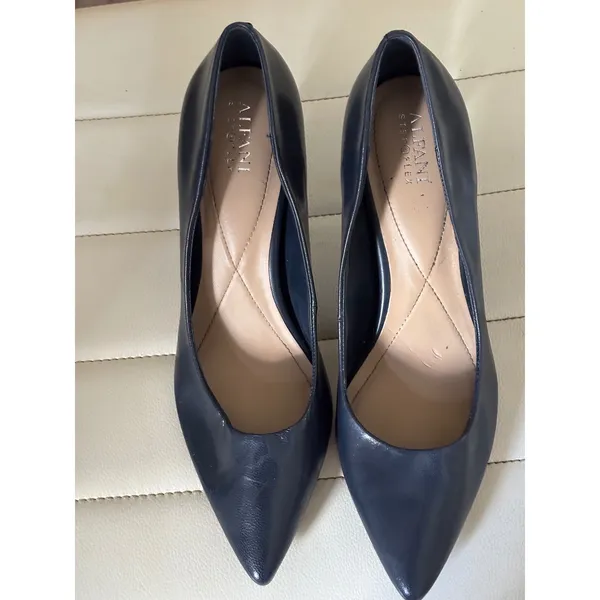 Alfani Step N Flex Jeules Navy Blue Leather Pointed Toe Pumps Heels Size 10M - Image 2