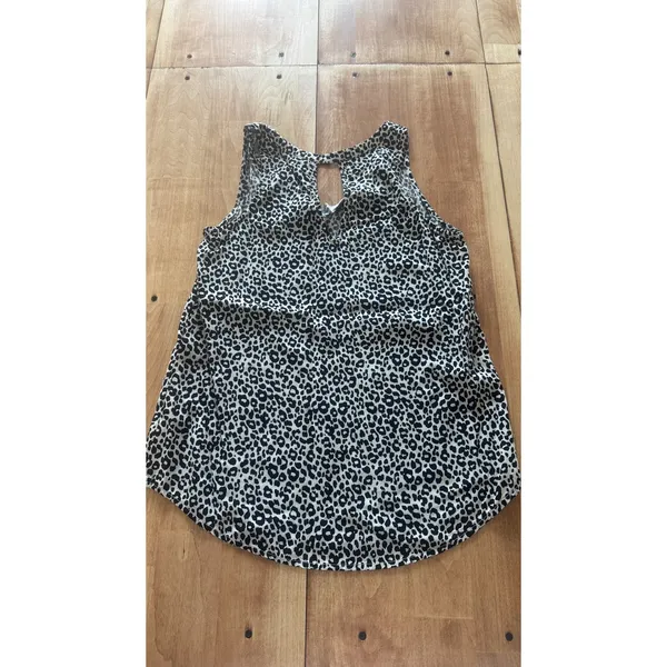 Old Navy Womens XS Leopard Print Sleeveless‎ V-Neck Keyhole Back Tank Top Black - Image 5