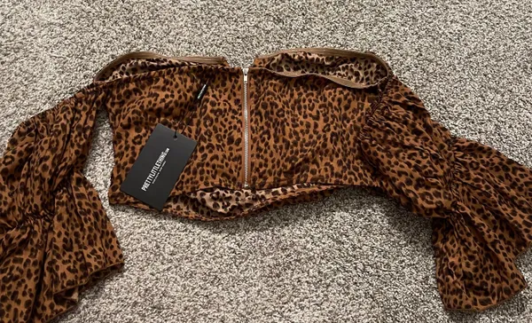 Pretty Little Thing Leopard Print Top - Image 2