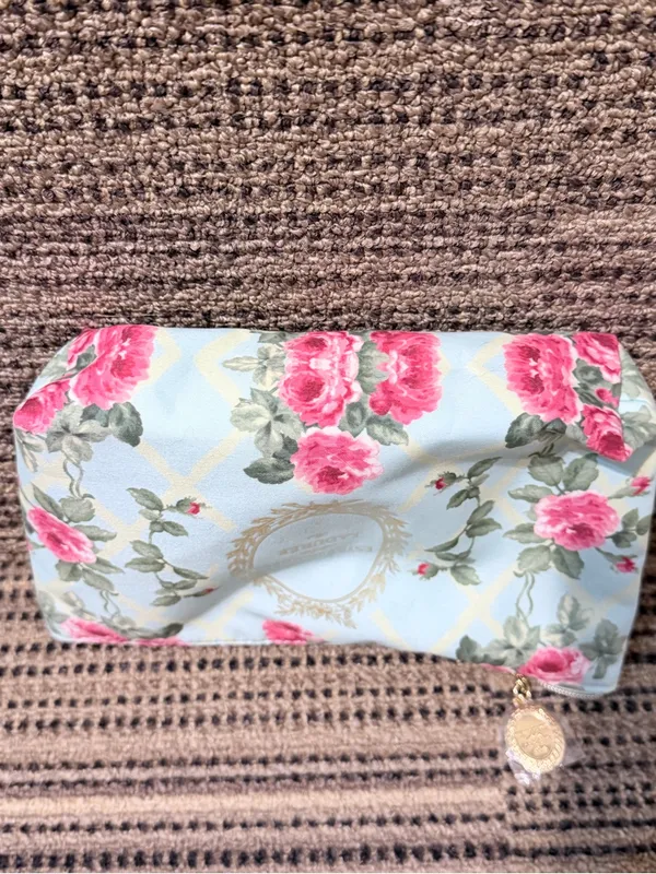 Estée Lauder Floral Cosmetic Pouch in Light Blue and Pink Rose Print - Image 6