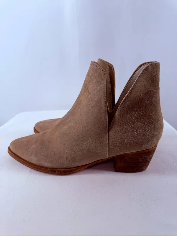 Free People Suede Pull On Pointed Toe‎ Bootie in Taupe Size 9 or 40 - Image 4