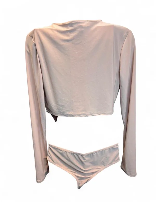 Lulus long sleeve top with open back and tie detail. Size L #festival #raver - Image 2