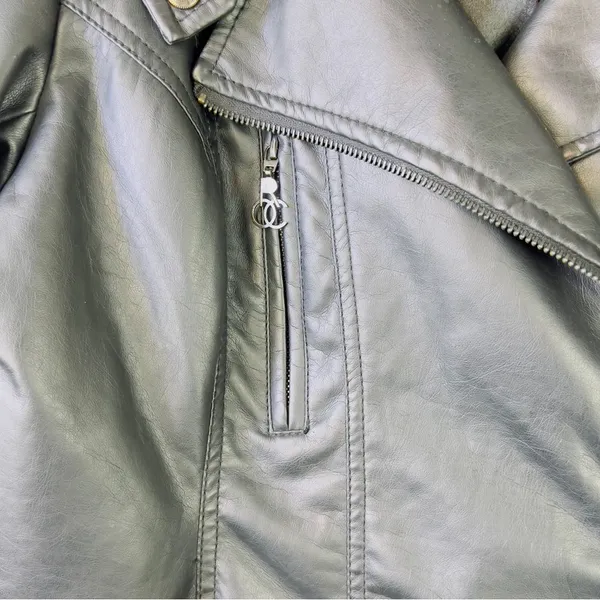 Vintage Rocawear XL Black Buttery Soft Faux Leather W/ROC Zipper Pulls & pockets - Image 3