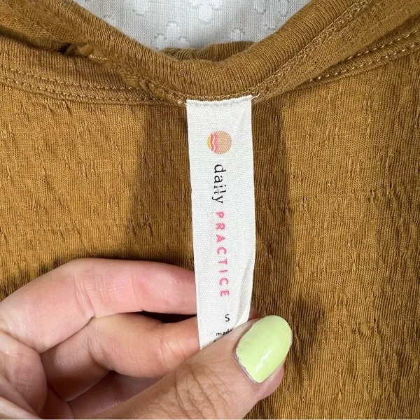 Anthropologie Daily Practice Brown Crinkle Short Sleeve‎ Top - Image 2