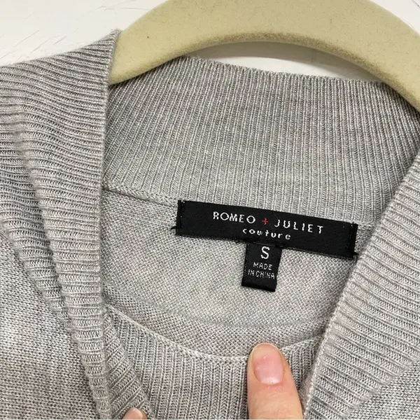 Romeo & Juliet Couture Grey Mock Neck Tunic Sweater Womens S Pockets Oversized - Image 9