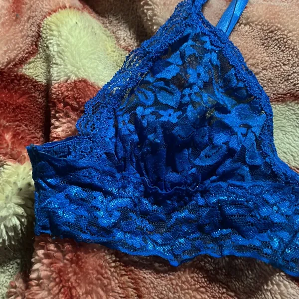 Royal blue LG floral lace bralette - Image 2