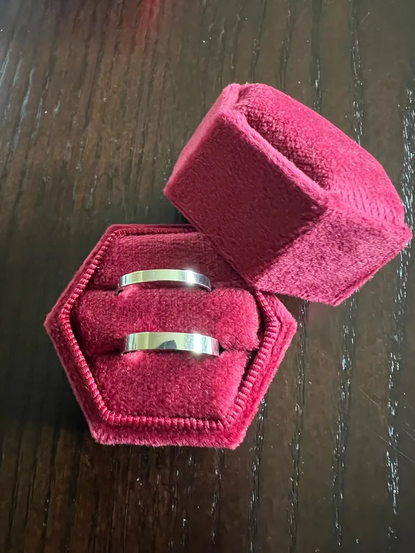 Gorgeous Stainless Steel Silver 2 Piece Simple Band Set Size 7 - Image 2