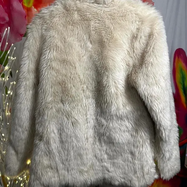 E1. Me Jane cream faux fur coat Size M - Image 3