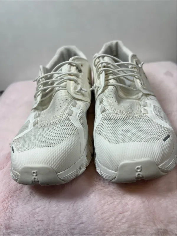 On Cloud Running Shoes White8.5 - Image 6