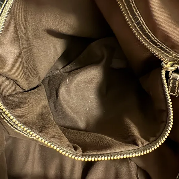 Gucci Pelham Canvas Shoulder Bag with Metallic Strapes - Image 9