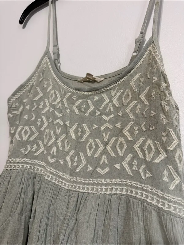 Sim & Sam Embroidered Sage Green Maxi Dress - Image 4