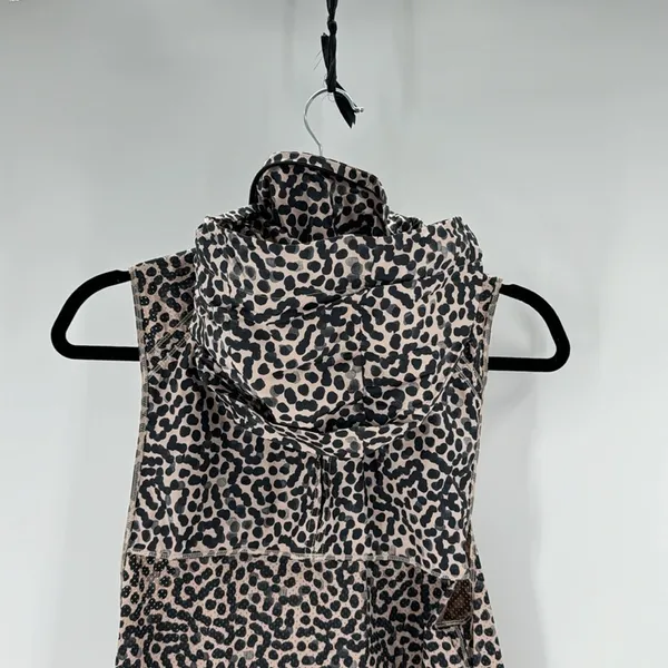 Lululemon Pack-It Vest Ace Spot Grain Black Full Zip active wear cheetah size 6 - Image 10