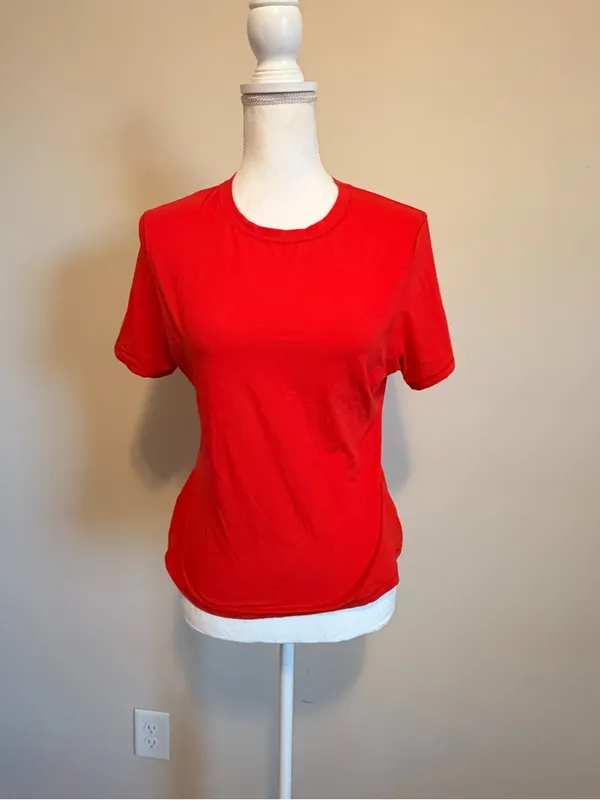 Skims fits everybody short sleeve t-shirt size xl sold out size in Cherry NWT - Image 4