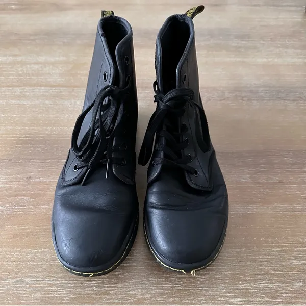 Dr. Martens Shoreditch Lace Up Boots - Image 8