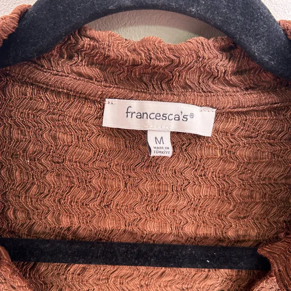 Francesca’s brown textured top in M - Image 3
