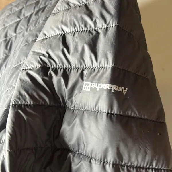 Avalanche men’s Puffer Jacket gray size large. - Image 5