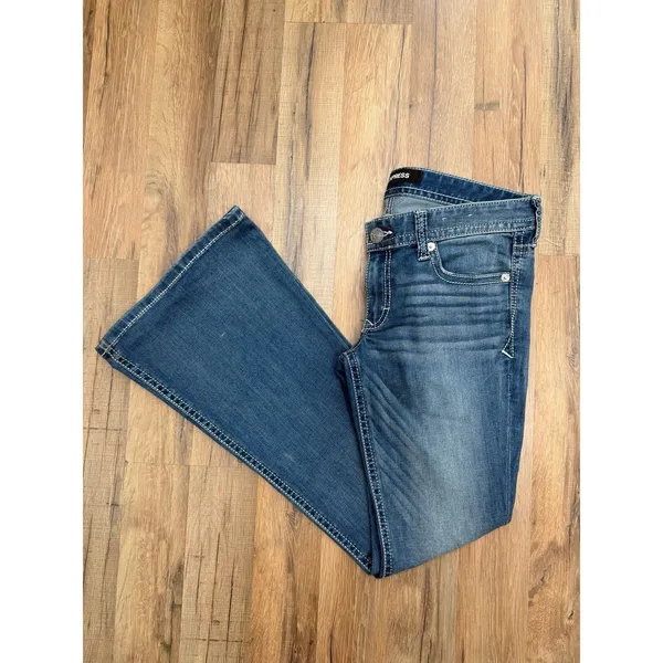 Express Bell Flare Low Rise Stretch Jeans Women's Size 10R Medium Wash Y2K Bootc - Image 2