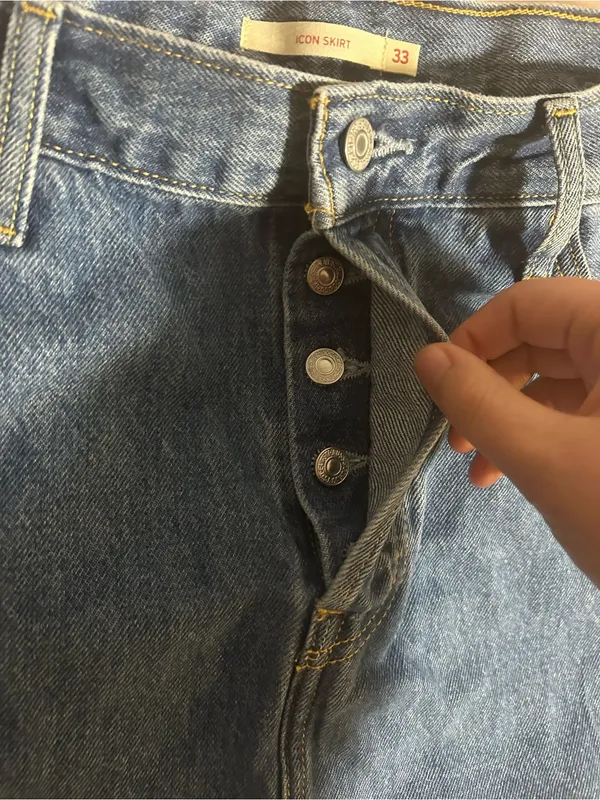 Levi's Classic Denim Icon Skirt Size 33 - Image 3