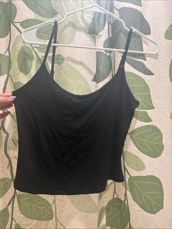 Black Women's Cami Cropped Tank Top - Image 2