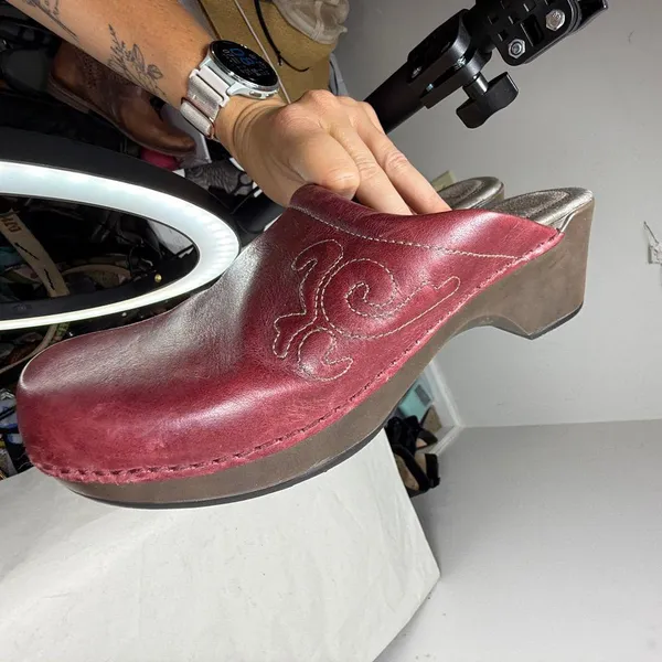 DANSKO LEATHER MULE CLOGS WINE EMBOSSED SZ 39 - Image 15