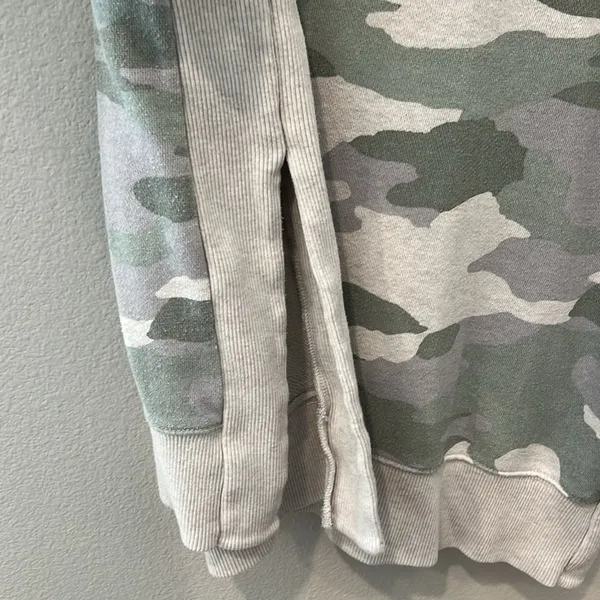 Aerie Muted Camo Side Slit Crew Neck | Size Medium - Image 7
