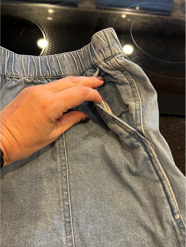 Madewell Women's Denim Shorts Elastic Waist - Image 2