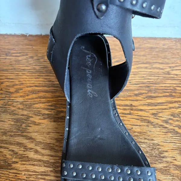 Free People Happiness Heeled Black‎ Leather Studded Cuff Sandals Buckle US 7 New - Image 8