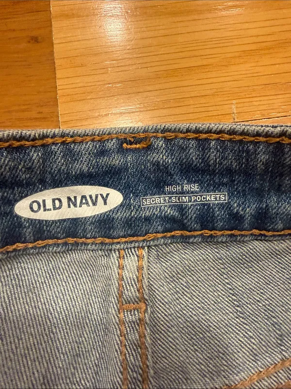 Old navy button fly high -rise Jean shorts size 6 . - Image 6