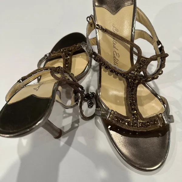 Women's Veronica‎ Pewter Sandals Heels Limited Edition - Size 8. - Image 8