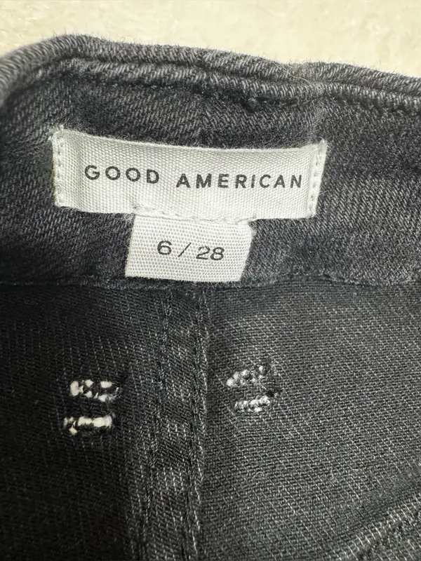 Good American Good Curve Jean Shorts Size 6/28 - Image 13
