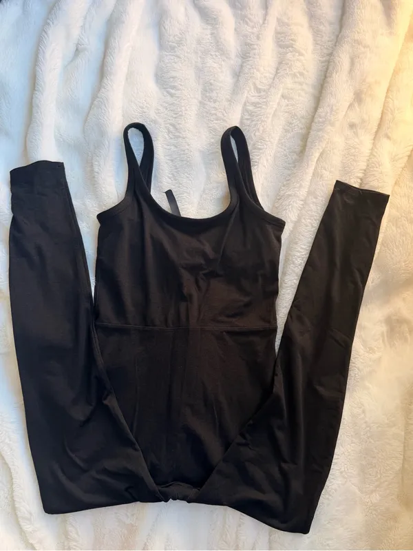 Vuori Black Scoop-Neck Active Jumpsuit - Image 4