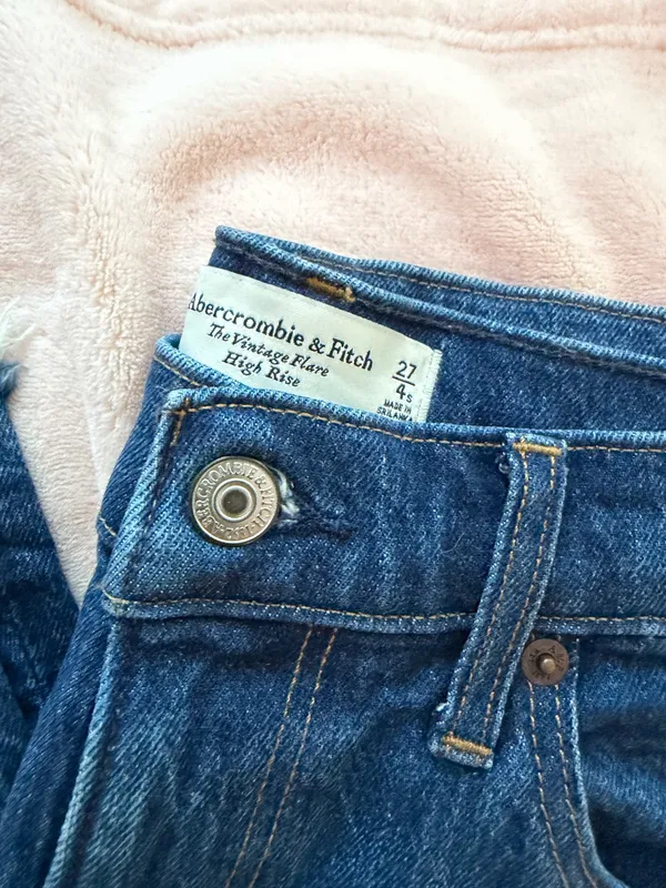 Abercrombie High-Rise Jeans - Image 2