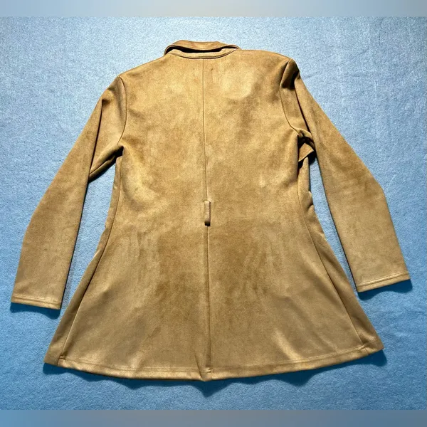 Love Tree Women’s Camel Faux Suede Trench Coat Size Medium No Belt - Image 6