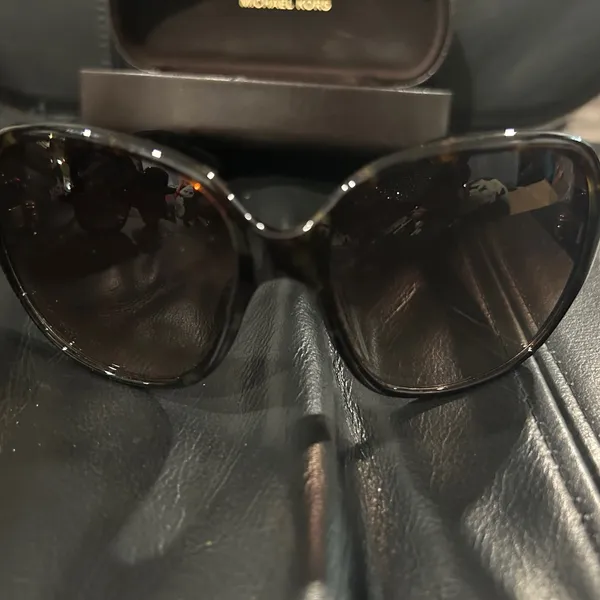 Michael Kors Women's Brown Tortoise Sunglasses includes Michael Kors Case - Image 4