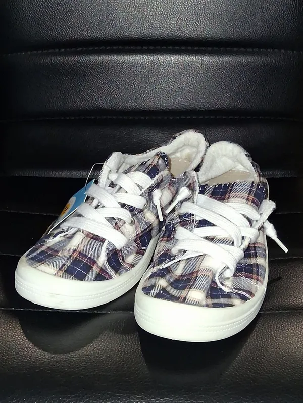 BENEKER Women's Slip-On Low Top Canvas Sneakers Size 10 - Image 3