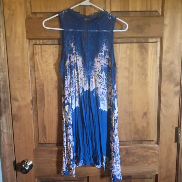 Free People Blue floral lace light weight Dress Size Small! - Image 3