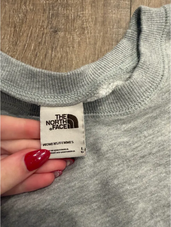 north face crewneck - Image 3